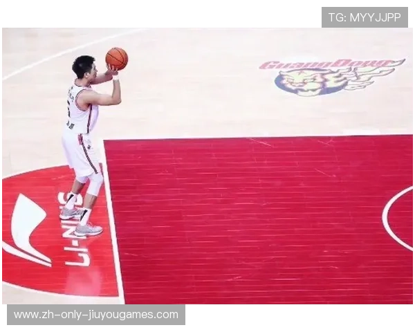 CBA王薪凯三分训练保持高效：突破自我，成为三分线上的杀手